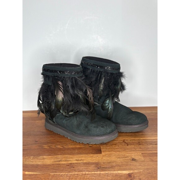 UGG Women's 8 Black Suede Peacock Feather Sheep Fur‎ Lined Boots Swarovski Trim - Picture 1 of 7